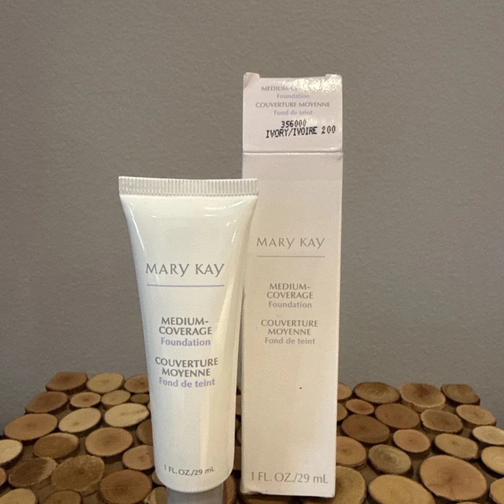 Mary Kay‎ Medium-Coverage Foundation Ivory 200 NIB #356000 GrayCap
